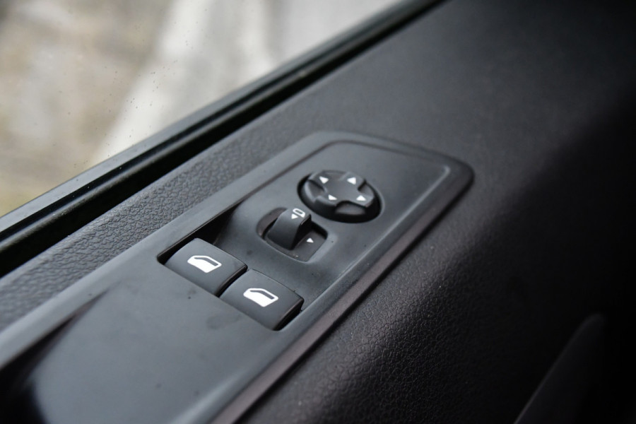 Peugeot Expert 2.0 BlueHDI 180 L3 DC PB Edition 360 Camera, Cruise, Carplay, 177pk, Clima, Head-up, Automaat 2 x Schuifdeur, NAVI, Uniek!