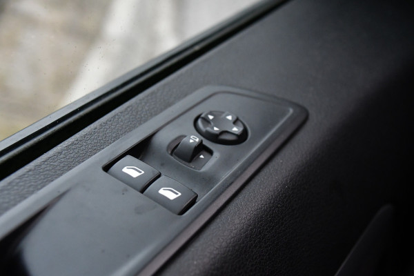 Peugeot Expert 2.0 BlueHDI 180 L3 DC PB Edition 360 Camera, Cruise, Carplay, 177pk, Clima, Head-up, Automaat 2 x Schuifdeur, NAVI, Uniek!