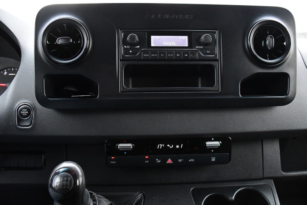Mercedes-Benz Sprinter 319 V6 3.0 CDI L2H2 PB Edition Camera, Cruise, Stoelverwarming, 190pk, Standkachel, Airco, Uniek!