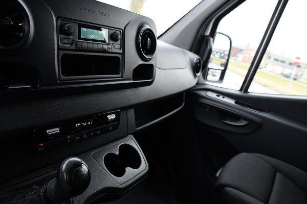 Mercedes-Benz Sprinter 319 V6 3.0 CDI L2H2 PB Edition Camera, Cruise, Stoelverwarming, 190pk, Standkachel, Airco, Uniek!