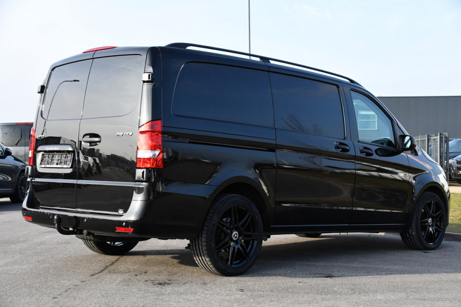Mercedes-Benz Vito 119 CDI L2 Black Edition Camera, Cruise, LED, Stoelverwarming, Standkachel, Leder, 190pk, Automaat, Trekhaak, Uniek!