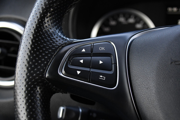 Mercedes-Benz Vito 119 CDI L2 Black Edition Camera, Cruise, LED, Stoelverwarming, Standkachel, Leder, 190pk, Automaat, Trekhaak, Uniek!