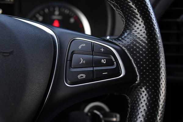 Mercedes-Benz Vito 119 CDI L2 Black Edition Camera, Cruise, LED, Stoelverwarming, Standkachel, Leder, 190pk, Automaat, Trekhaak, Uniek!