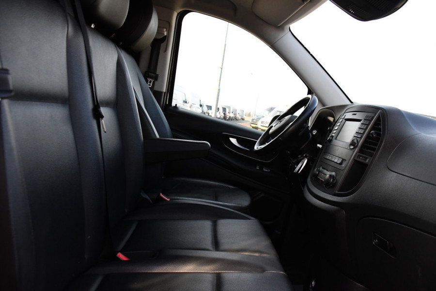 Mercedes-Benz Vito 119 CDI L2 Black Edition Camera, Cruise, LED, Stoelverwarming, Standkachel, Leder, 190pk, Automaat, Trekhaak, Uniek!