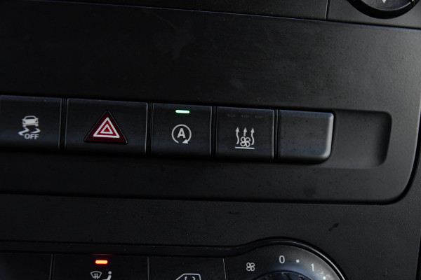 Mercedes-Benz Vito 119 CDI L2 Black Edition Camera, Cruise, LED, Stoelverwarming, Standkachel, Leder, 190pk, Automaat, Trekhaak, Uniek!