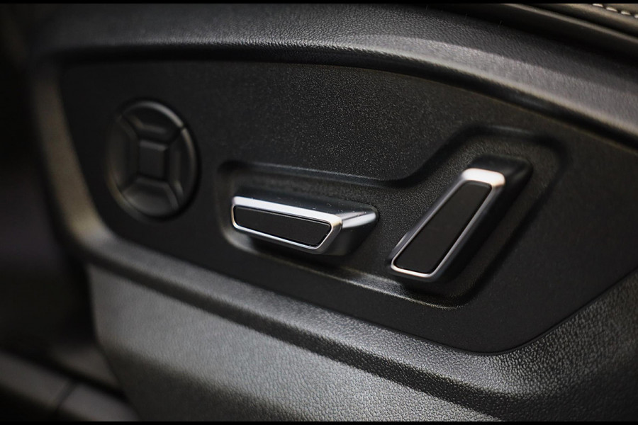 Audi Q8 55 TFSI Quattro RSQ8 Look / Carbon / RS Zetels / Acc / Lane Assist / Head Up / Dode Hoek / Open Panorama / Matrix / 22 Inc