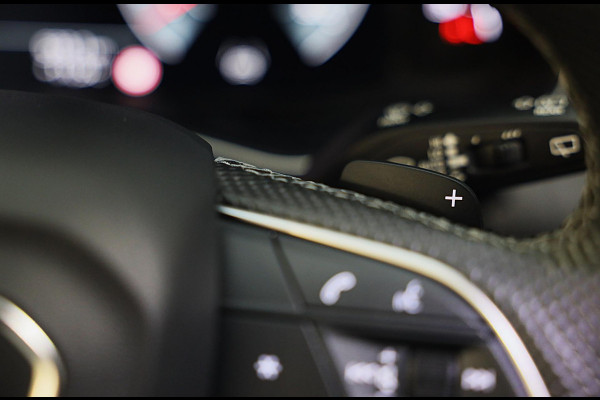 Audi Q8 55 TFSI Quattro RSQ8 Look / Carbon / RS Zetels / Acc / Lane Assist / Head Up / Dode Hoek / Open Panorama / Matrix / 22 Inc