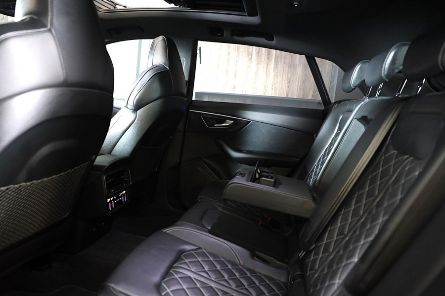 Audi Q8 55 TFSI Quattro RSQ8 Look / Carbon / RS Zetels / Acc / Lane Assist / Head Up / Dode Hoek / Open Panorama / Matrix / 22 Inc