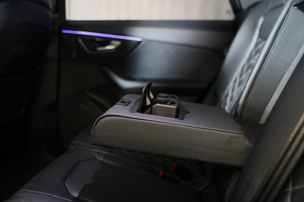 Audi Q8 55 TFSI Quattro RSQ8 Look / Carbon / RS Zetels / Acc / Lane Assist / Head Up / Dode Hoek / Open Panorama / Matrix / 22 Inc