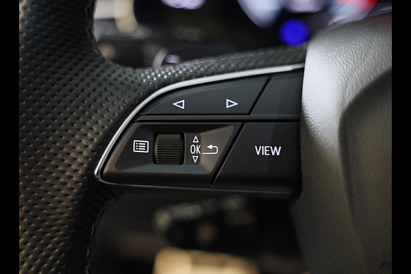 Audi Q8 55 TFSI Quattro RSQ8 Look / Carbon / RS Zetels / Acc / Lane Assist / Head Up / Dode Hoek / Open Panorama / Matrix / 22 Inc