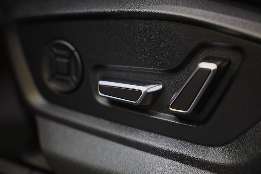 Audi Q8 55 TFSI Quattro RSQ8 Look / Carbon / RS Zetels / Acc / Lane Assist / Head Up / Dode Hoek / Open Panorama / Matrix / 22 Inc