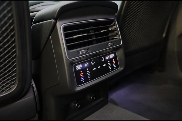 Audi Q8 55 TFSI Quattro RSQ8 Look / Carbon / RS Zetels / Acc / Lane Assist / Head Up / Dode Hoek / Open Panorama / Matrix / 22 Inc