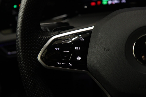 Volkswagen Golf 1.4 eHybrid GTE /PANO/IQLIGHT/CAM/CARPLAY/LANE ASSIST/VOL