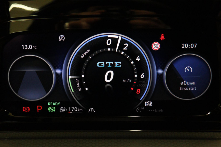 Volkswagen Golf 1.4 eHybrid GTE /PANO/IQLIGHT/CAM/CARPLAY/LANE ASSIST/VOL