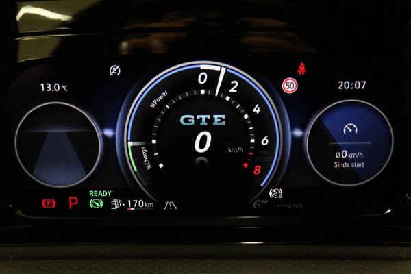 Volkswagen Golf 1.4 eHybrid GTE /PANO/IQLIGHT/CAM/CARPLAY/LANE ASSIST/VOL