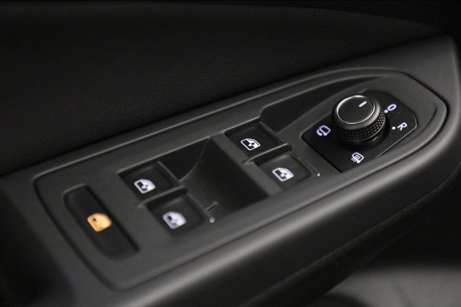 Volkswagen Golf 1.4 eHybrid GTE /PANO/IQLIGHT/CAM/CARPLAY/LANE ASSIST/VOL