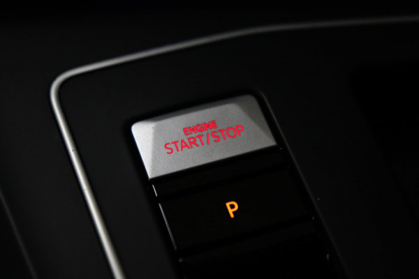 Volkswagen Golf 1.4 eHybrid GTE /PANO/IQLIGHT/CAM/CARPLAY/LANE ASSIST/VOL