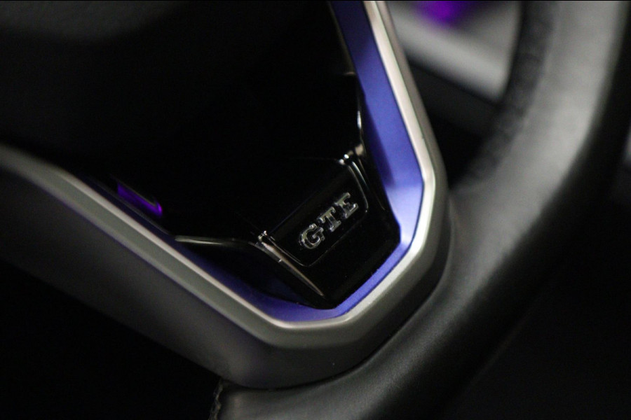 Volkswagen Golf 1.4 eHybrid GTE /PANO/IQLIGHT/CAM/CARPLAY/LANE ASSIST/VOL