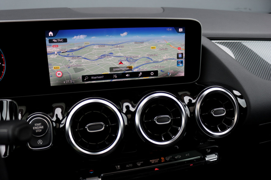 Mercedes-Benz GLA 200 Business Solution AMG Line | Panoramadak | Augmented Reality | Widescreen | Stoelverwarming | Cruise Control | Zitcomfortpakket | High Perf LED | Android Auto/Apple Carplay |
