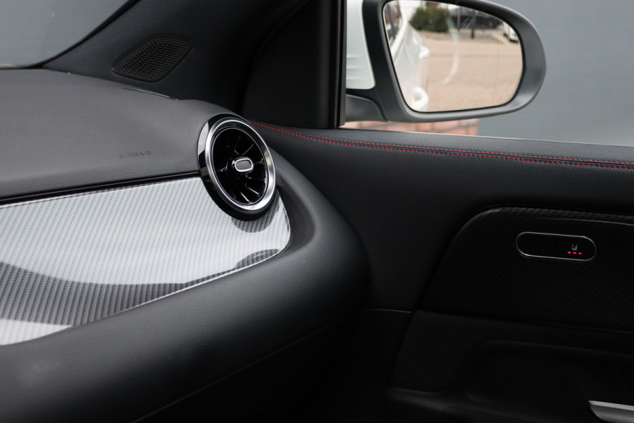 Mercedes-Benz GLA 200 Business Solution AMG Line | Panoramadak | Augmented Reality | Widescreen | Stoelverwarming | Cruise Control | Zitcomfortpakket | High Perf LED | Android Auto/Apple Carplay |