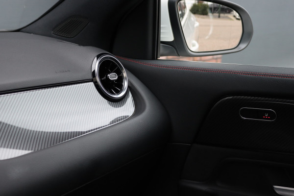 Mercedes-Benz GLA 200 Business Solution AMG Line | Panoramadak | Augmented Reality | Widescreen | Stoelverwarming | Cruise Control | Zitcomfortpakket | High Perf LED | Android Auto/Apple Carplay |
