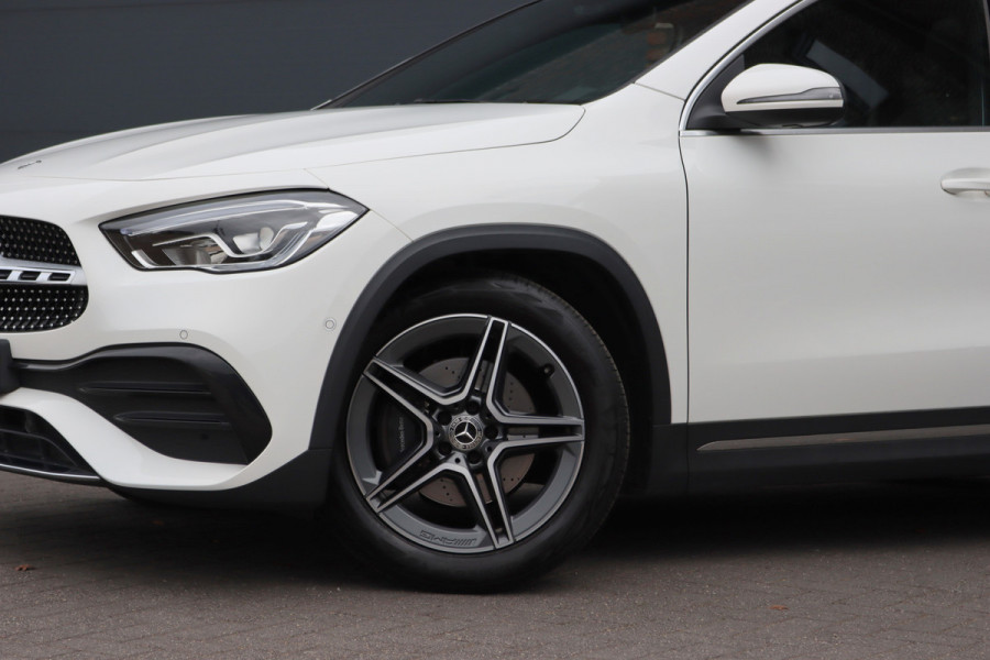 Mercedes-Benz GLA 200 Business Solution AMG Line | Panoramadak | Augmented Reality | Widescreen | Stoelverwarming | Cruise Control | Zitcomfortpakket | High Perf LED | Android Auto/Apple Carplay |