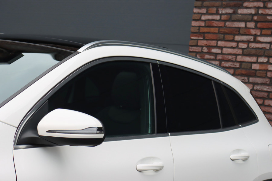 Mercedes-Benz GLA 200 Business Solution AMG Line | Panoramadak | Augmented Reality | Widescreen | Stoelverwarming | Cruise Control | Zitcomfortpakket | High Perf LED | Android Auto/Apple Carplay |