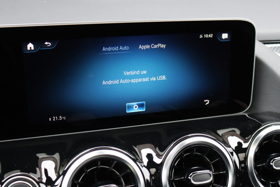 Mercedes-Benz GLA 200 Business Solution AMG Line | Panoramadak | Augmented Reality | Widescreen | Stoelverwarming | Cruise Control | Zitcomfortpakket | High Perf LED | Android Auto/Apple Carplay |