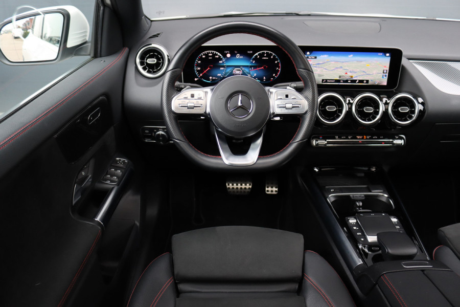 Mercedes-Benz GLA 200 Business Solution AMG Line | Panoramadak | Augmented Reality | Widescreen | Stoelverwarming | Cruise Control | Zitcomfortpakket | High Perf LED | Android Auto/Apple Carplay |