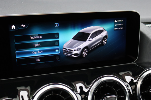 Mercedes-Benz GLA 200 Business Solution AMG Line | Panoramadak | Augmented Reality | Widescreen | Stoelverwarming | Cruise Control | Zitcomfortpakket | High Perf LED | Android Auto/Apple Carplay |
