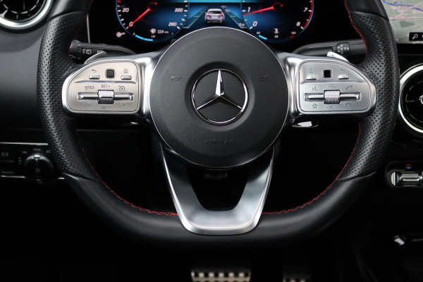 Mercedes-Benz GLA 200 Business Solution AMG Line | Panoramadak | Augmented Reality | Widescreen | Stoelverwarming | Cruise Control | Zitcomfortpakket | High Perf LED | Android Auto/Apple Carplay |