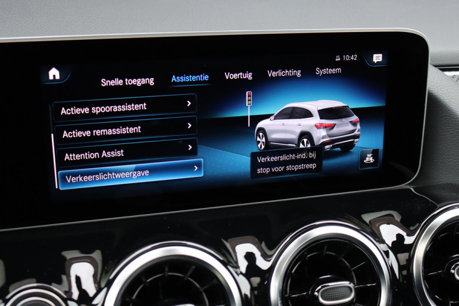 Mercedes-Benz GLA 200 Business Solution AMG Line | Panoramadak | Augmented Reality | Widescreen | Stoelverwarming | Cruise Control | Zitcomfortpakket | High Perf LED | Android Auto/Apple Carplay |