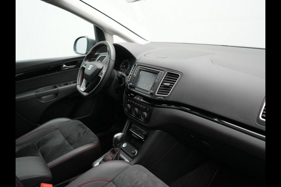 Seat Alhambra 1.4 TSI FR Business Intense 7 Persoons 150pk Dealer O.H. | Trekhaak Af Fabriek | Panodak | Adaptive Cruise | Camera | Apple Carplay | Alcantara Sportstoelen Verwarmd | Keyless | Blis | Navigatie | DAB |