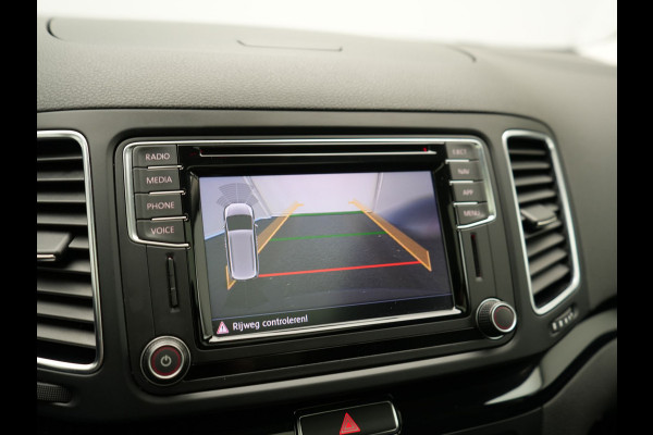 Seat Alhambra 1.4 TSI FR Business Intense 7 Persoons 150pk Dealer O.H. | Trekhaak Af Fabriek | Panodak | Adaptive Cruise | Camera | Apple Carplay | Alcantara Sportstoelen Verwarmd | Keyless | Blis | Navigatie | DAB |