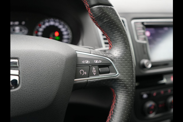 Seat Alhambra 1.4 TSI FR Business Intense 7 Persoons 150pk Dealer O.H. | Trekhaak Af Fabriek | Panodak | Adaptive Cruise | Camera | Apple Carplay | Alcantara Sportstoelen Verwarmd | Keyless | Blis | Navigatie | DAB |