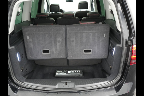 Seat Alhambra 1.4 TSI FR Business Intense 7 Persoons 150pk Dealer O.H. | Trekhaak Af Fabriek | Panodak | Adaptive Cruise | Camera | Apple Carplay | Alcantara Sportstoelen Verwarmd | Keyless | Blis | Navigatie | DAB |