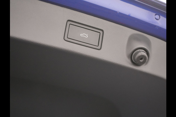 Volkswagen Arteon Shooting Brake 1.4 TSI eHybrid R-Line Plug In Hybrid 218pk Dealer O.H PHEV | Trekhaak Af Fabriek | Adaptive Cruise | 360 Camera | IQ Light | Alcantara Sportstoelen Message & Verwarmd | Blis | Apple Carplay | Navigatie | Virtual | DAB |