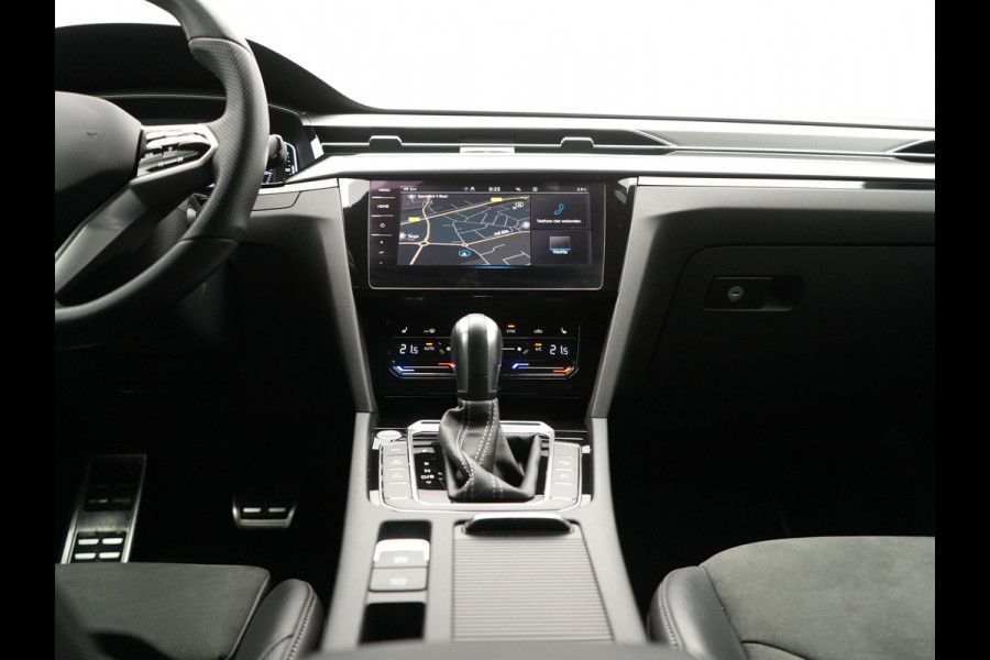 Volkswagen Arteon Shooting Brake 1.4 TSI eHybrid R-Line Plug In Hybrid 218pk Dealer O.H PHEV | Trekhaak Af Fabriek | Adaptive Cruise | 360 Camera | IQ Light | Alcantara Sportstoelen Message & Verwarmd | Blis | Apple Carplay | Navigatie | Virtual | DAB |