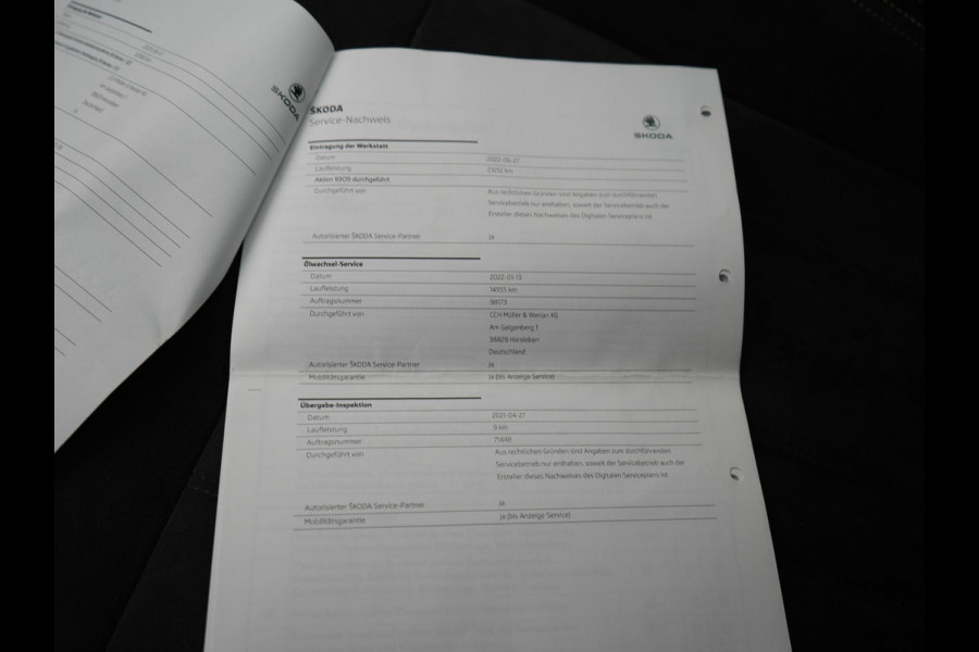 Škoda Superb Combi 1.4 TSI iV Business Edition Plus Plug In Hybrid 218pk Dealer O.H. PHEV | Trekhaak Af Fabriek | Adaptive Cruise | Camera | Canton Audio | Crystal LED | Alcantara Sportstoelen Memory & Verwarmd | Apple Carplay | Stuur Verwarmd | Keyless | Virtual | Blis |