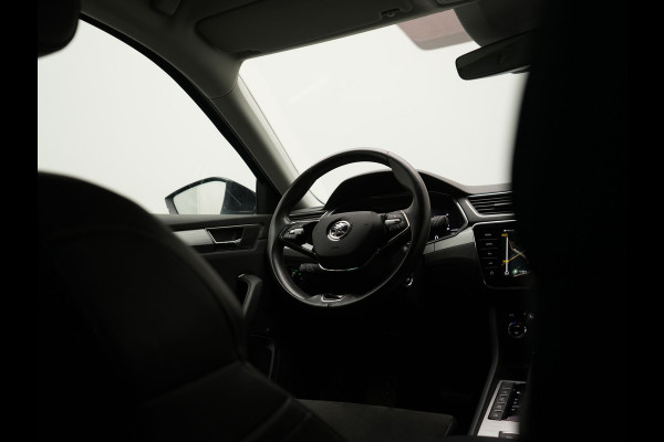Škoda Superb Combi 1.4 TSI iV Business Edition Plus Plug In Hybrid 218pk Dealer O.H. PHEV | Trekhaak Af Fabriek | Adaptive Cruise | Camera | Canton Audio | Crystal LED | Alcantara Sportstoelen Memory & Verwarmd | Apple Carplay | Stuur Verwarmd | Keyless | Virtual | Blis |