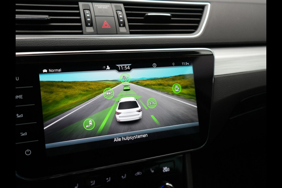 Škoda Superb Combi 1.4 TSI iV Business Edition Plus Plug In Hybrid 218pk Dealer O.H. PHEV | Trekhaak Af Fabriek | Adaptive Cruise | Camera | Canton Audio | Crystal LED | Alcantara Sportstoelen Memory & Verwarmd | Apple Carplay | Stuur Verwarmd | Keyless | Virtual | Blis |