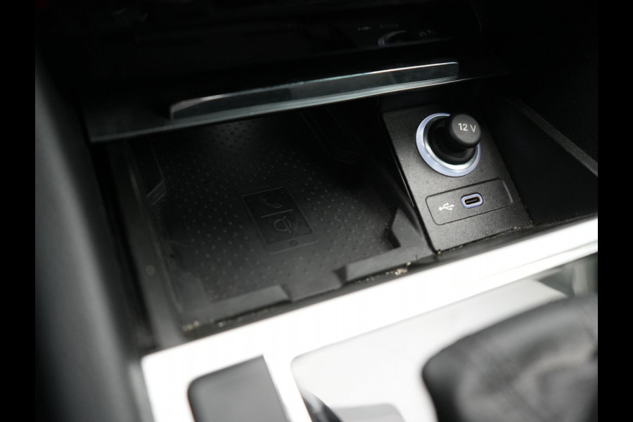 Škoda Superb Combi 1.4 TSI iV Business Edition Plus Plug In Hybrid 218pk Dealer O.H. PHEV | Trekhaak Af Fabriek | Adaptive Cruise | Camera | Canton Audio | Crystal LED | Alcantara Sportstoelen Memory & Verwarmd | Apple Carplay | Stuur Verwarmd | Keyless | Virtual | Blis |