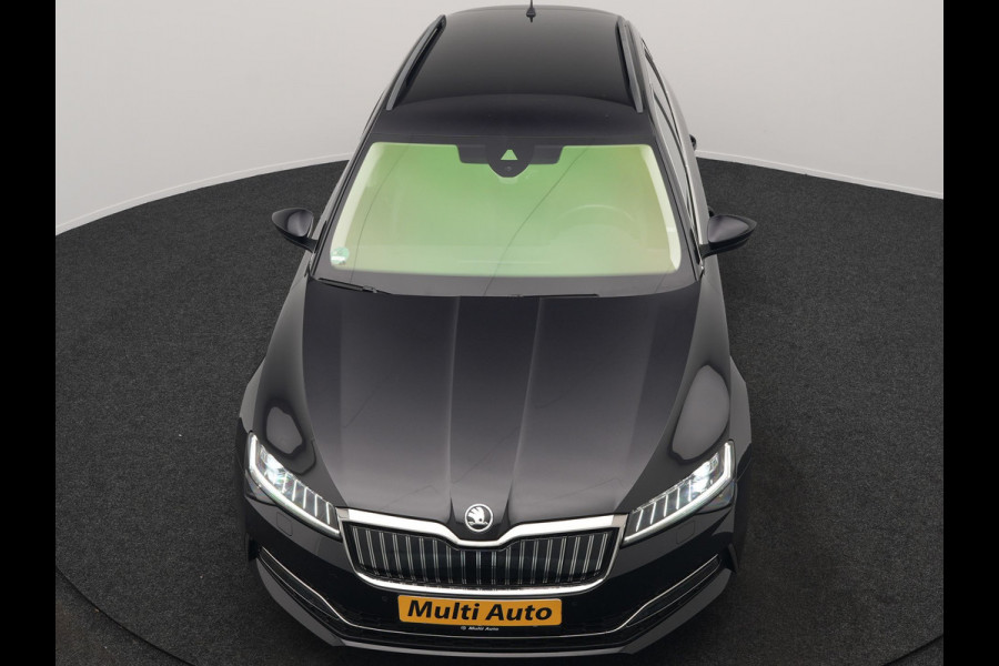 Škoda Superb Combi 1.4 TSI iV Business Edition Plus Plug In Hybrid 218pk Dealer O.H. PHEV | Trekhaak Af Fabriek | Adaptive Cruise | Camera | Canton Audio | Crystal LED | Alcantara Sportstoelen Memory & Verwarmd | Apple Carplay | Stuur Verwarmd | Keyless | Virtual | Blis |