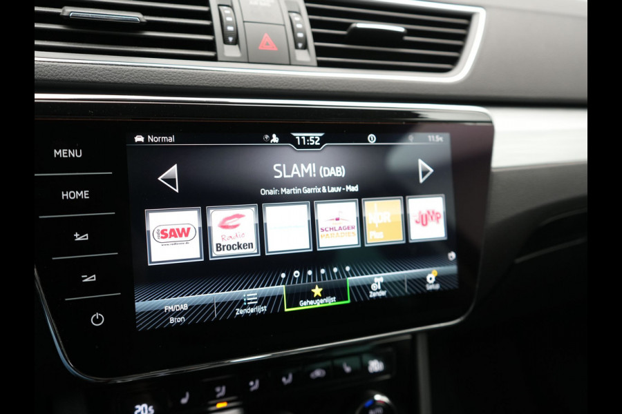 Škoda Superb Combi 1.4 TSI iV Business Edition Plus Plug In Hybrid 218pk Dealer O.H. PHEV | Trekhaak Af Fabriek | Adaptive Cruise | Camera | Canton Audio | Crystal LED | Alcantara Sportstoelen Memory & Verwarmd | Apple Carplay | Stuur Verwarmd | Keyless | Virtual | Blis |