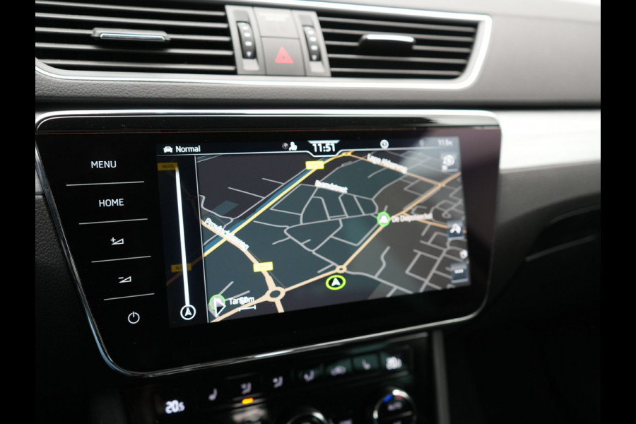 Škoda Superb Combi 1.4 TSI iV Business Edition Plus Plug In Hybrid 218pk Dealer O.H. PHEV | Trekhaak Af Fabriek | Adaptive Cruise | Camera | Canton Audio | Crystal LED | Alcantara Sportstoelen Memory & Verwarmd | Apple Carplay | Stuur Verwarmd | Keyless | Virtual | Blis |