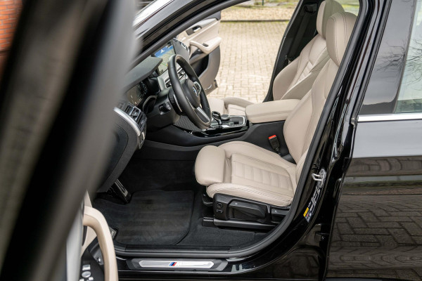 BMW X3 xDrive30e M-Sport ACC Panorama HuD Trekhaak Leder
