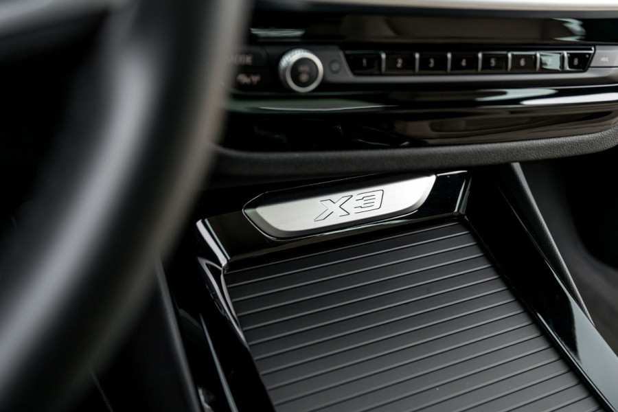 BMW X3 xDrive30e M-Sport ACC Panorama HuD Trekhaak Leder
