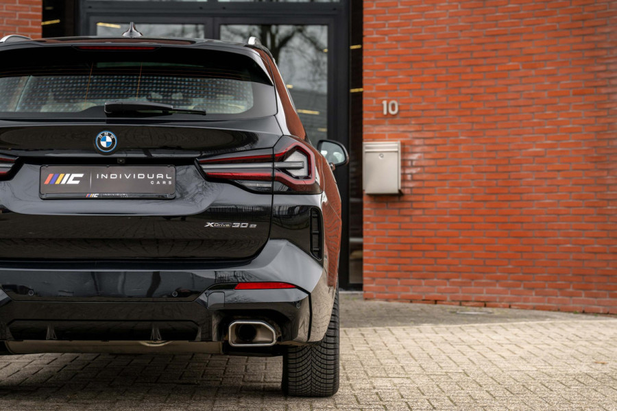 BMW X3 xDrive30e M-Sport ACC Panorama HuD Trekhaak Leder