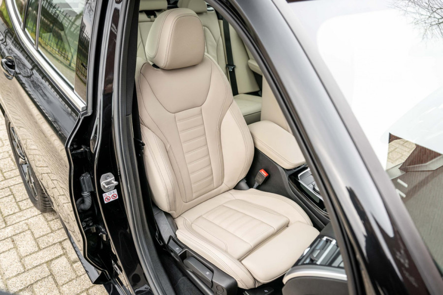 BMW X3 xDrive30e M-Sport ACC Panorama HuD Trekhaak Leder