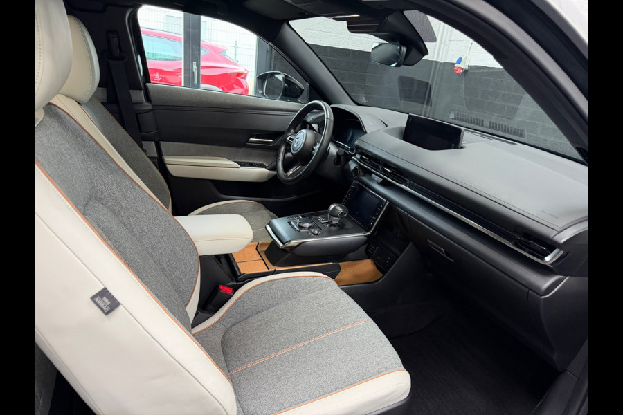 Mazda MX-30 E-SkyActiv R-EV 170 Edition | Navi | HUD | Memory | Bose | 360 cam. | Stuur/stoelverwarming